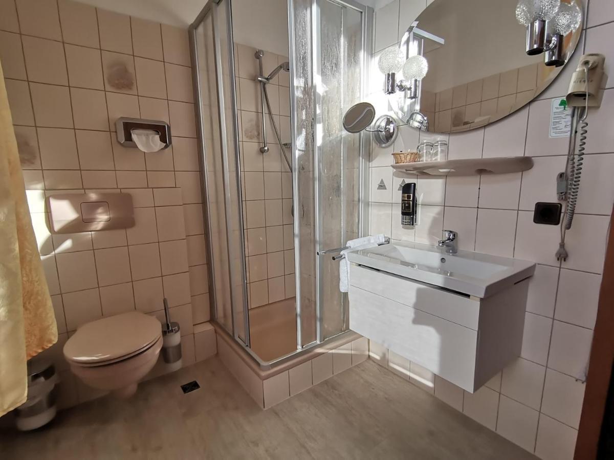 Hotel Kitzinger Hof An Der B8 Kitzingen Ngoại thất bức ảnh