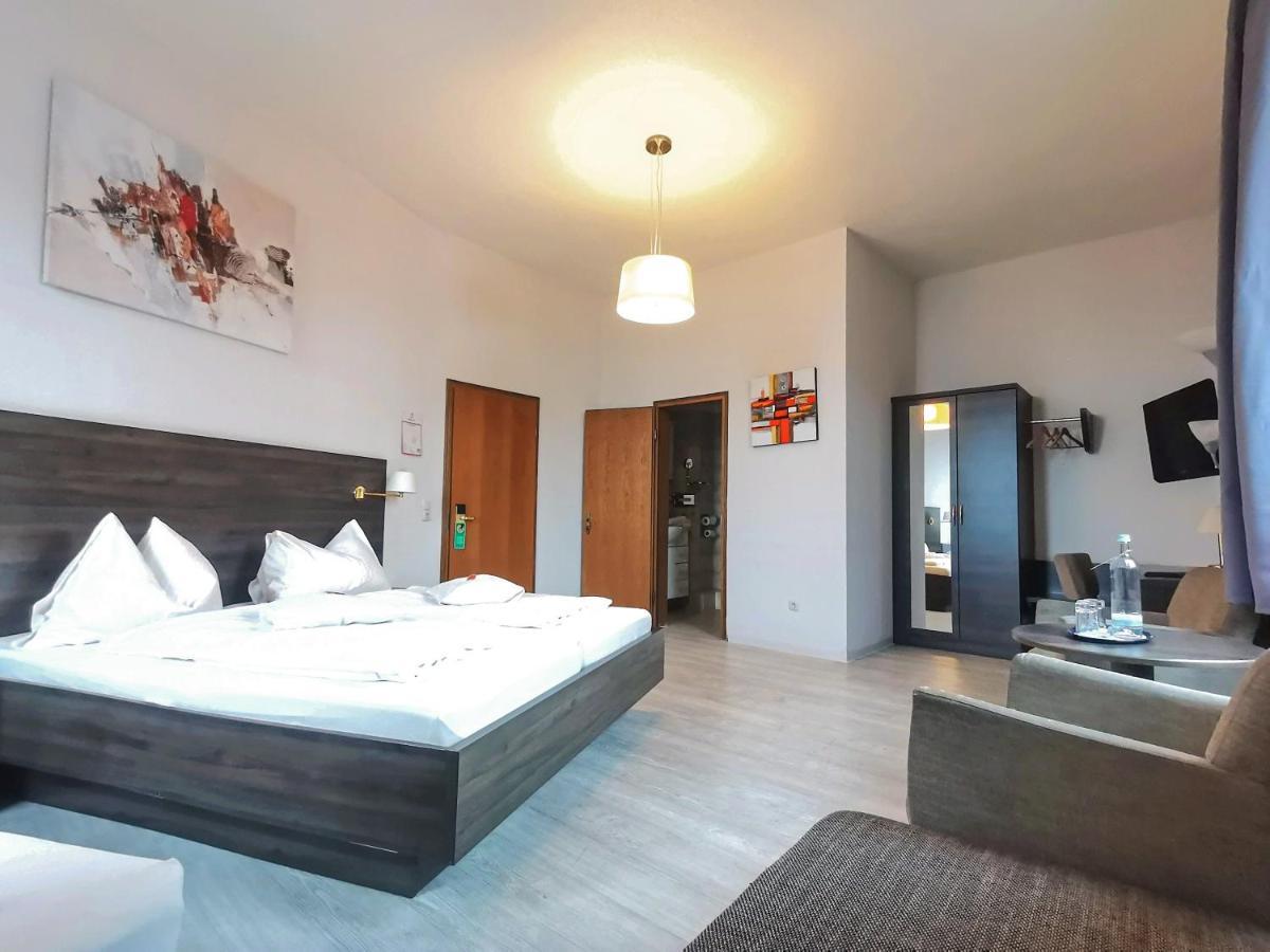 Hotel Kitzinger Hof An Der B8 Kitzingen Ngoại thất bức ảnh